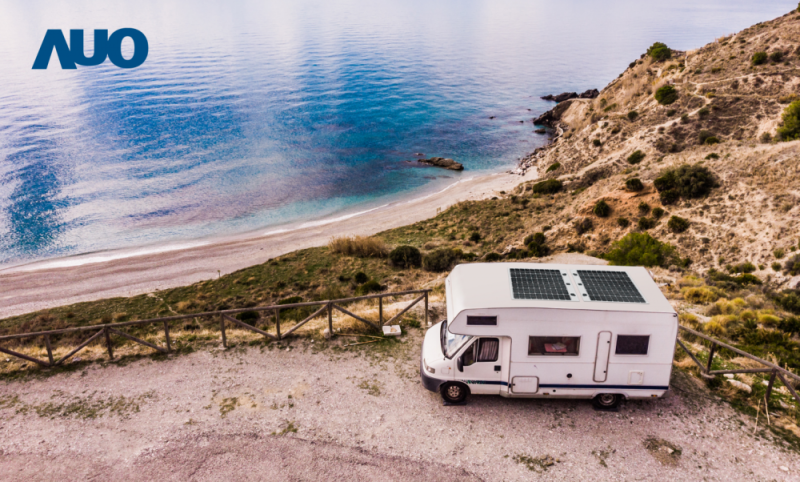 「可撓輕量化太陽光電板SunCurva」使用輕量特殊耐候型複合板取代傳統太陽能板的玻璃前板，不僅降低70%重量，每米平方僅3Kg；具有抗衝擊性能及通過電磁相容性測試，可應用於交通運輸工具，如露營車、遊艇等